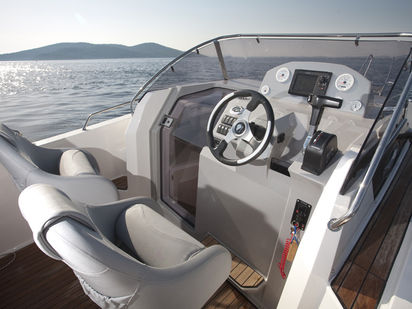 Motorówka szybka Atlantic Marine 730 Sun Cruiser · 2015 (remont 2019) · Baco I (1)