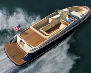 Chris-Craft 28