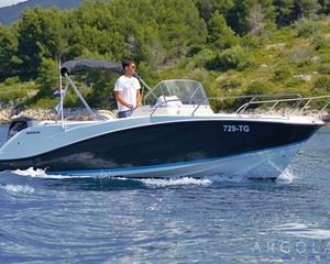 Quicksilver Activ 675 Open