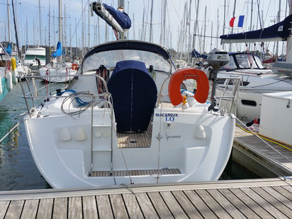 Sailboat Jeanneau Sun Odyssey 35 · 2007 · MACAREUX (0)