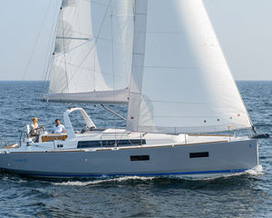 Beneteau Oceanis 38