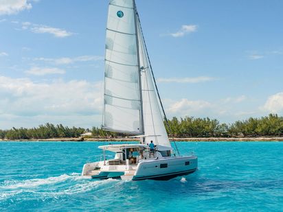 Catamaran Lagoon 42 · 2017 · Plous (1)