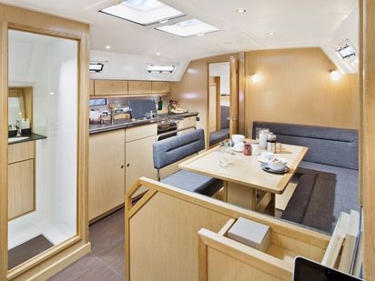 Sailboat Bavaria Cruiser 40 · 2013 · Živa (1)