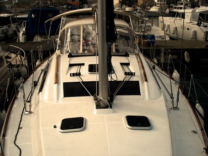 Sailboat Beneteau Oceanis 40 · 2011 · Oceanis 40 (1)