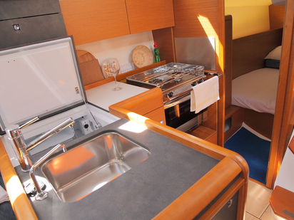 Segelboot Jeanneau Sun Odyssey 349 · 2015 · SIBERIA (4)
