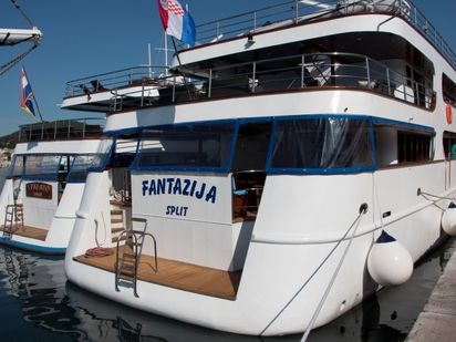 Motorboot Custom Built · 2015 · Fantazija (2)