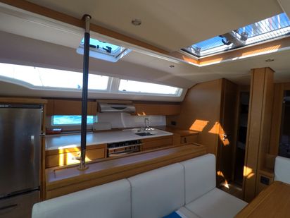 Sailboat Jeanneau 54 · 2017 · Kymo (2)