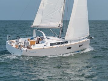 Barca a vela Beneteau Oceanis 38.1 · 2019