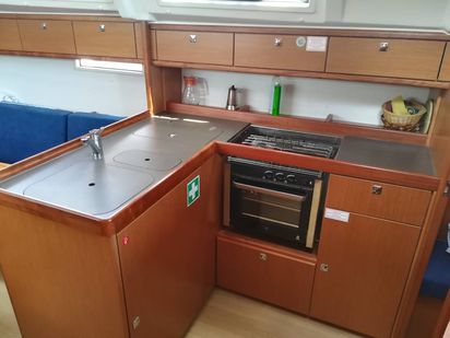 Sailboat Bavaria Cruiser 37 · 2018 · Mayan (1)