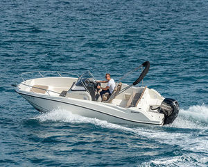 Quicksilver Activ 675 Open