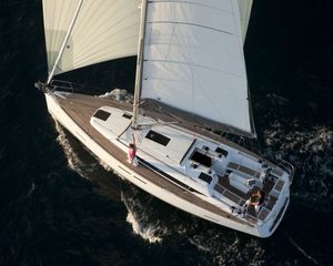 Beneteau Oceanis 38