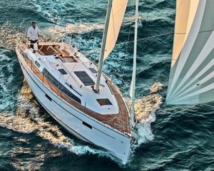 Bavaria 37