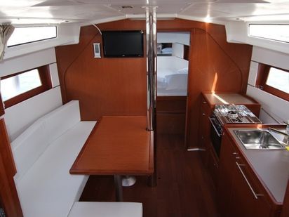 Segelboot Beneteau Oceanis 38.1 · 2019 · Zosma (1)