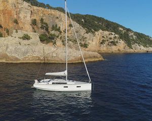 Beneteau Oceanis 38