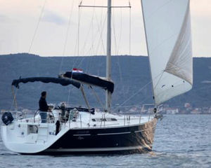 Beneteau Oceanis 393