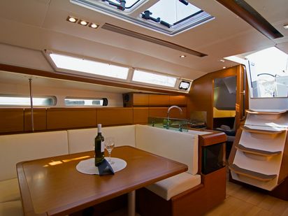 Velero Jeanneau Sun Odyssey 419 · 2018 · Dorado (4)