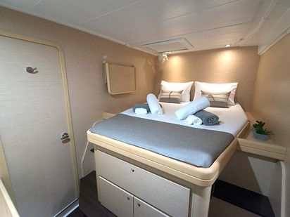 Katamaran Lagoon 421 · 2010 (Umbau 2021) · Nirvana AC Watermaker Gen + elegant pack refit 2022 (2)