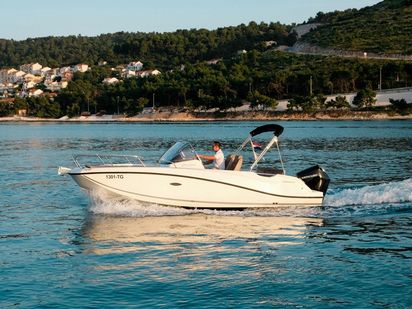 Speedboat Quicksilver Activ 675 SD · 2019 · Quicksilver 675 Activ Sundeck (1)
