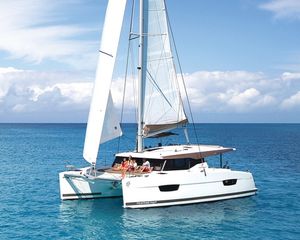 Fountaine Pajot Lucia 40