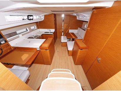 Sailboat Jeanneau Sun Odyssey 440 · 2018 · Waka (1)