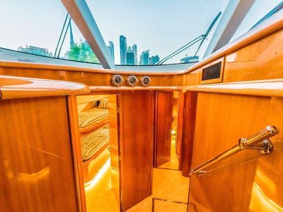 Motorboat Sunseeker Manhattan 64 · 2004 (refit 2018) · JAVA Abu Dhabi (1)