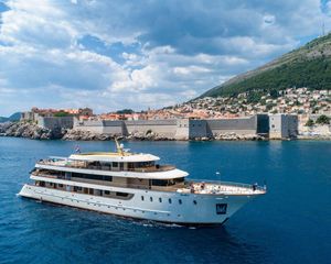 Devonport Yachts Custom Build