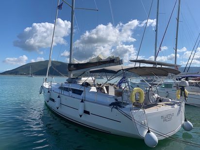 Millennium Falcon (1)