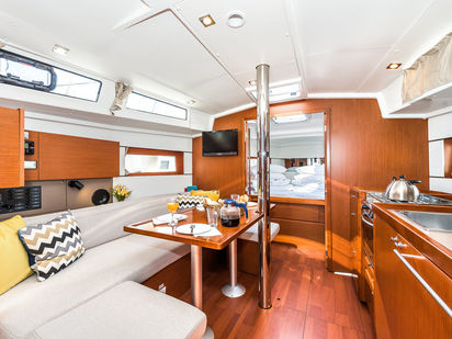 Segelboot Beneteau Oceanis 38.1 · 2018 · Simple Minds (4)