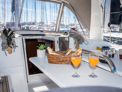 Segelboot Beneteau Oceanis 38.1 · 2018 · Simple Minds (2)