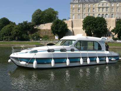 Houseboat Nicols Sedan 1170 · 2002 (0)