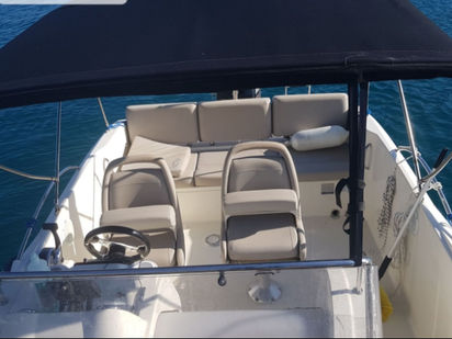 Quicksilver 675 Sundeck (1)