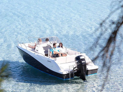 Lancha motora Quicksilver 675 Sundeck · 2017 (0)