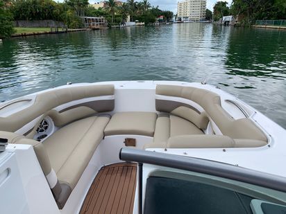 Motorówka szybka Sea Ray 300 Sundeck · 2018 · Hurricane (1)