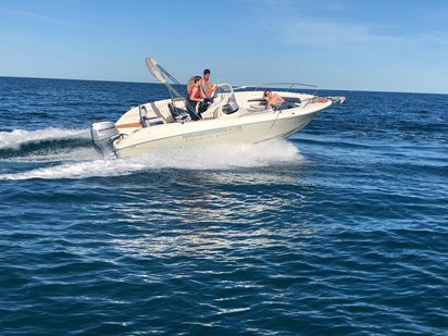 Lancha motora Quicksilver Commander 600 · 2015 (reacondicionamiento 2018) · Quicksilver 600 Commander (0)