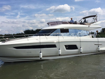 Motorboat Jeanneau Prestige 550 Fly · 2016 · Pura Vida (1)