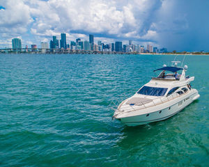 Azimut 62