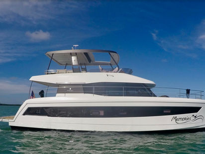 Katamaran Fountaine Pajot Helia 44 · 2005 (0)