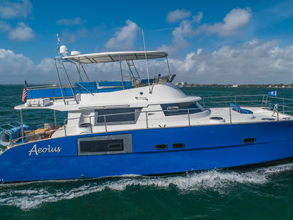 Catamarán a motor Fountaine Pajot Cumberland 47 Power · 2014 · AEOLUS (1)