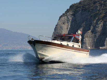 Motorboat Di Luccia 10 · 2018 (0)