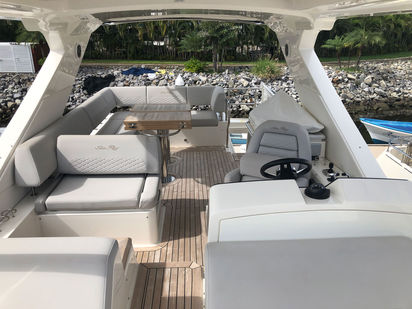 Imbarcazione a motore Sea Ray Sundancer 55 · 2018 · 55 Sea Ray (1)