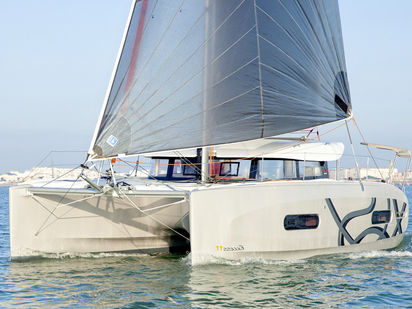 Catamaran Excess 11 · 2021 · Phos (1)