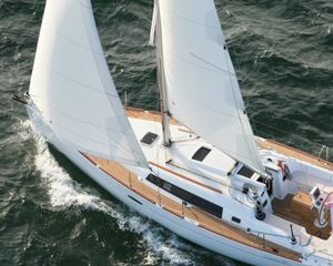 Beneteau Oceanis 37