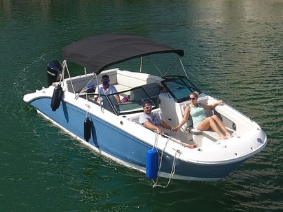 Motorówka Sea Ray 290 Sundancer · 2020 (0)