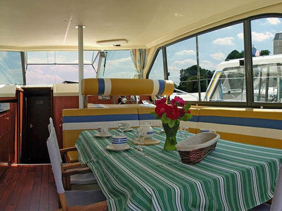 Hausboot Nicols Sedan 1010 · 2008 · REGUENGOS (1)