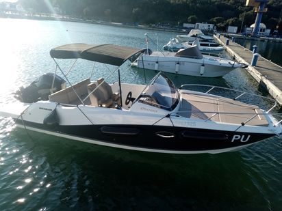 Lancha motora Quicksilver 675 Sundeck · 2020 (reacondicionamiento 2023) · QUICKSILVER 675 ACTIVE SUNDECK (1)