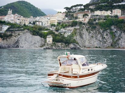 Bateau à moteur Fratelli Aprea Sorrento 32 HT · 2007 (réarmé 2021) · My Queen (1)