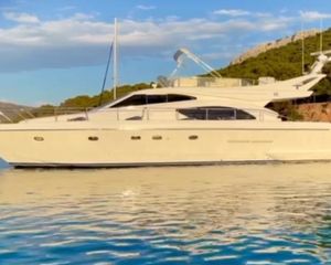 Ferretti 53