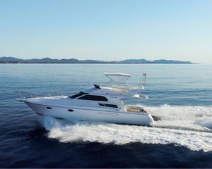 Moa Garin 1200 Flybridge