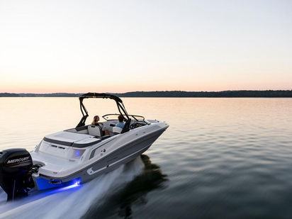 Motorówka szybka Bayliner VR 5 · 2021 · Bayliner VR5 (1)