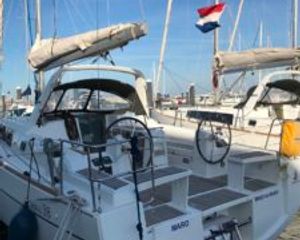 Beneteau Oceanis 38